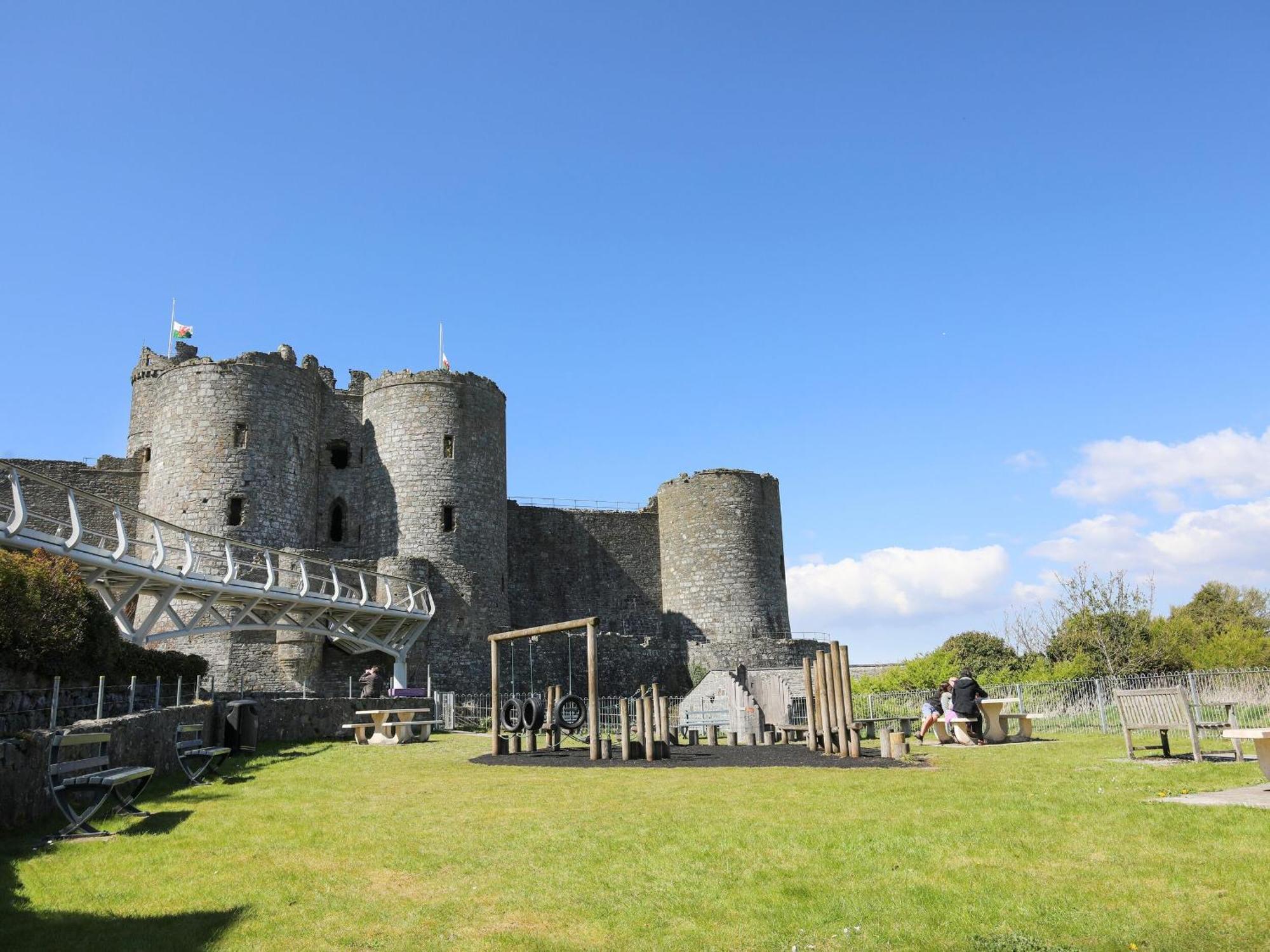 Harlech Apartments - Matholwch Bagian luar foto