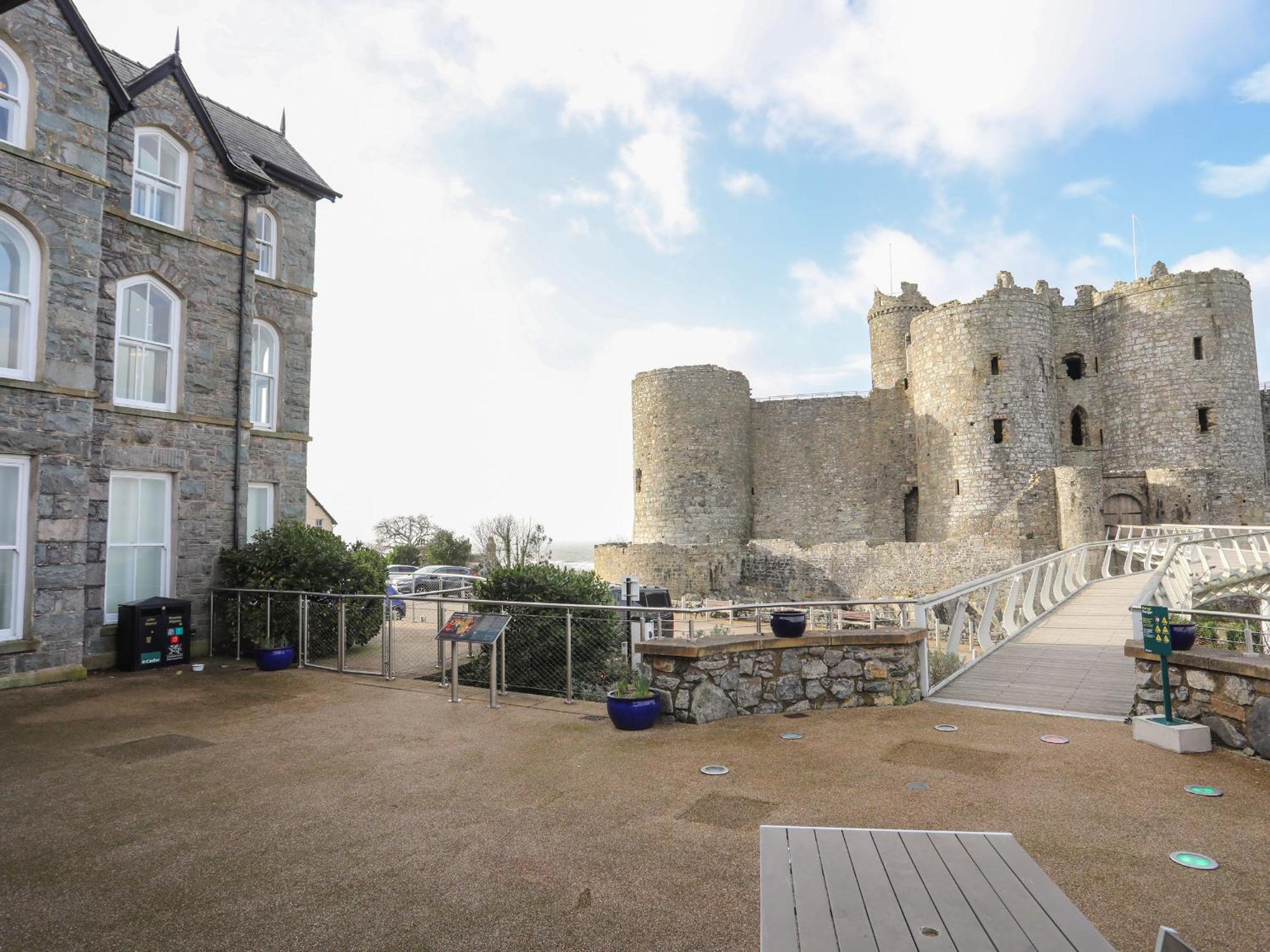 Harlech Apartments - Matholwch Bagian luar foto