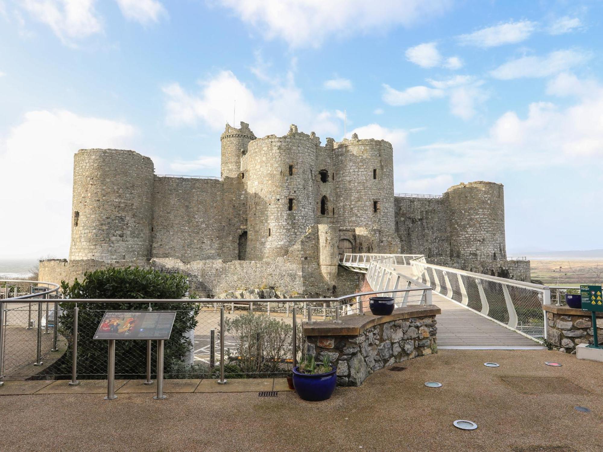 Harlech Apartments - Matholwch Bagian luar foto