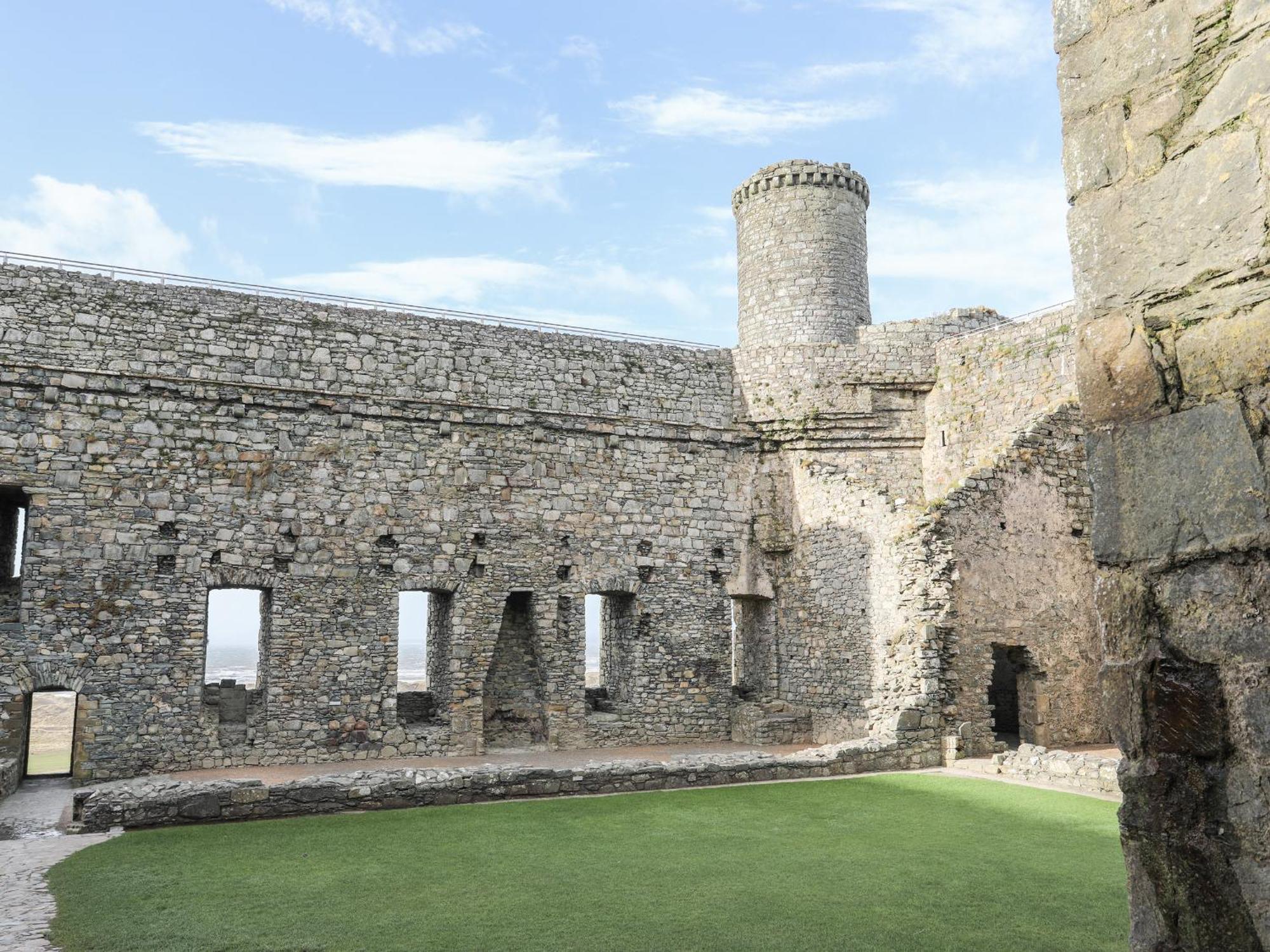 Harlech Apartments - Matholwch Bagian luar foto
